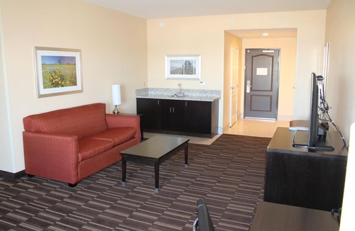 Lancaster Hotel | Wyndham Garden Lancaster CA