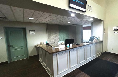 Lancaster Hotel | Wyndham Garden Lancaster CA