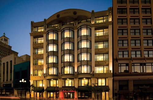 Gaslamp Quarter Condo | Wyndham Harbour Lights | Five Studio Suites