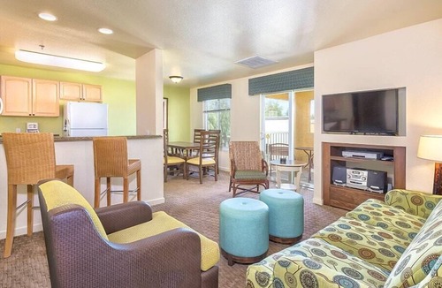 Las Vegas Condo | Wyndham Tropicana Resort | Five Luxury Suites