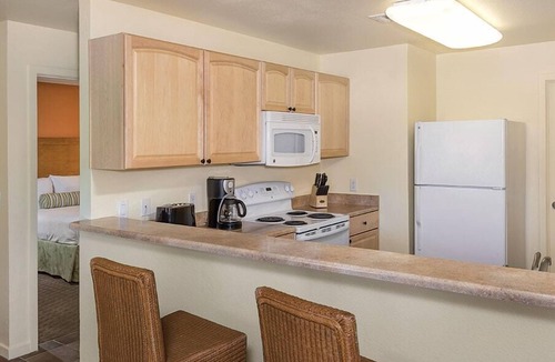 Las Vegas Condo | Wyndham Tropicana Resort | Five Luxury Suites