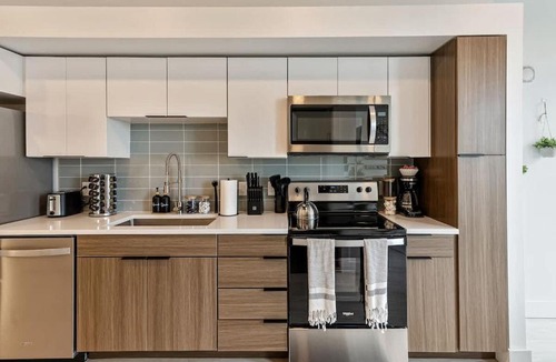 Rio Grande Apartment | X DT SLC Rooftop Pool Hot Tub King Bed Parking