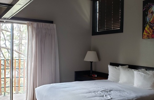 Tahoe Village Resort | Xmas Special: New Yr. @ Ridge Sierra resort @ Hvenly. Great amenities. Dogs ok.