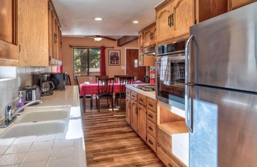 Yosemite West House | Yosemite Aviary and Quail Within Yosemite - 2 Separate Family Units Welcoming Up To 14 Guests