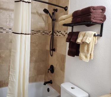 Coarsegold House | Yosemite Foothill Retreat - Private Guest Suite #2