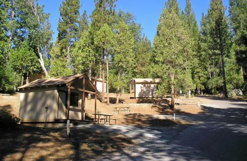 Harden Flat Resort | Yosemite Lakes Bunkhouses