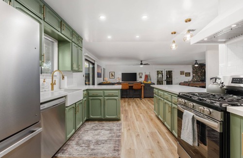 Ahwahnee House | Yosemite Retreat w/Pool,Spa,Gold Panning,Bocce,BBQ,Fire pit