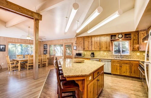North Wawona Cabin | Yosemite's Riverfront Retreat