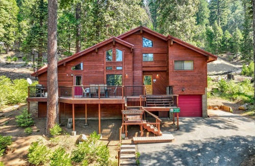Yosemite West House | Yosemite Crossroads