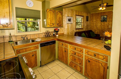 Mariposa House | Yosemite’s Hitescove Hideaway!
