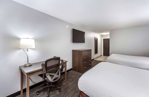 Grants Pass Hotel | Your Home Away From Home! Family-Friendly Unit Awaits! Near GP Shopping Center