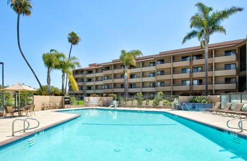 Santa Maria House | Your Home Away From Home! 2 Spacious Units! Close to Santa Maria Public Airport!