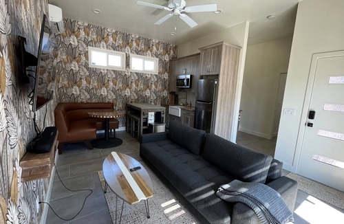 South Mountain House | Your Moment of Zen 1-bdrm pool house - Made for 2