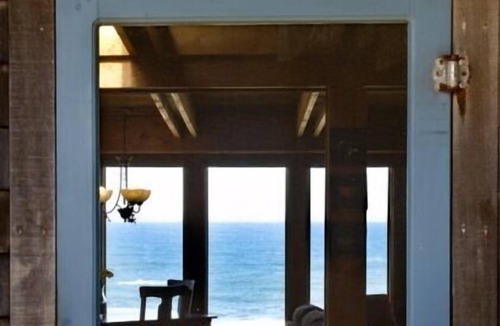 Bodega Bay Cabin | Your Oceanfront Experience - Hot Tub - Lovely Fenced Courtyard