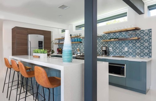 Palm Springs House | Your Own Luxury Resort. 6 Bd + bonus kid's room!
