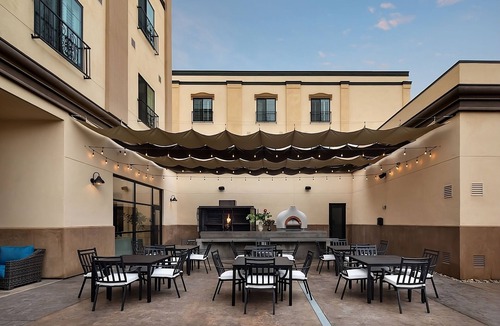Winters Hotel | Your Relaxing Getaway Awaits! Pets Are Welcome, Free Parking!