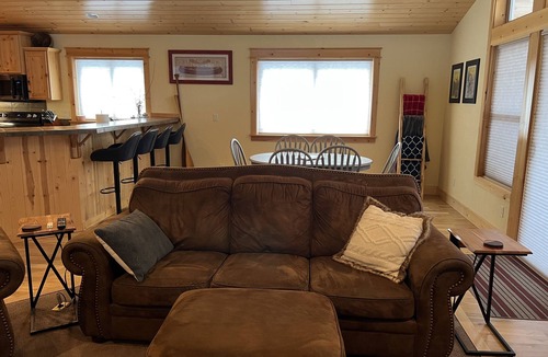Crescent Cabin | Your Restful Retreat in the Woods at Crescent Lake - Fastest WiFi in the area.