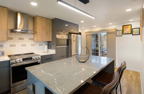 Harlow House | Zen Den - 10 Minutes To Autzen & Downtown 2 Bedroom Home