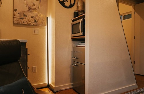Amazon House | Zen Tiny Haus Oasis near UO