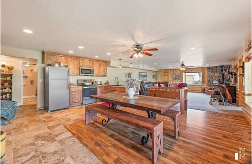 New Harmony House | Zion Nat'l Park/Cedar City/Bryce/Brianhead-NEW!