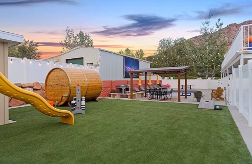 Hildale Apartment | Zion Retreat: 3BR/2BA Full of Amenities: Pool, Hot Tub, Sauna, Outdoor Theater