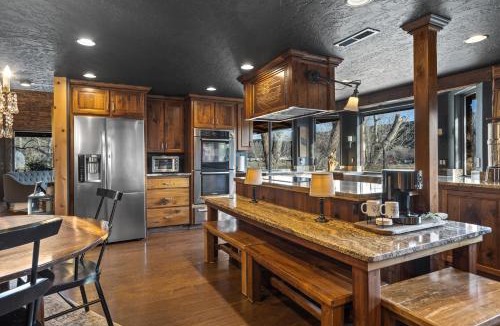 Virgin Villa | Zion's Cabin and Boujee Barn