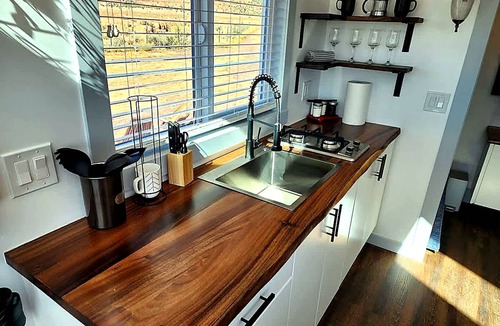 Apple Valley House | Zion Stargazing Oasis Pet-Friendly Stay