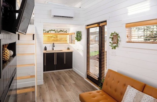 Apple Valley House | Zion Tiny Home Private Hot Tub Near Trails