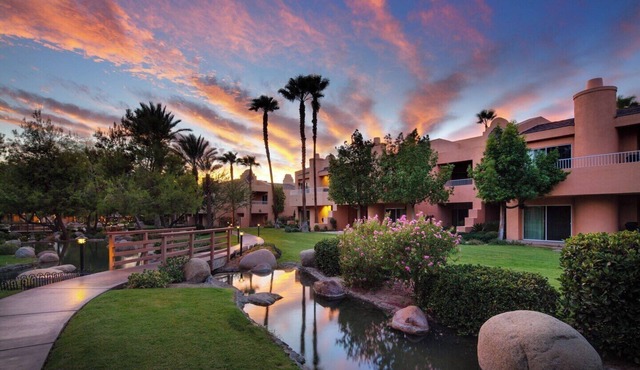 1 Bed 560 sq ft Westin Mission Hills - kitchenette & sleeper sofa - sleeps 4