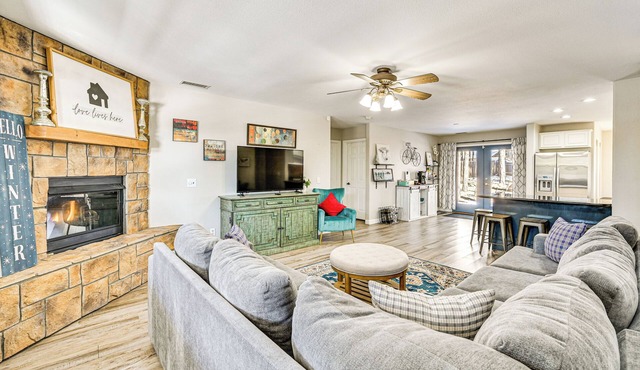 1 Mi to NAU: High-Country Home w/Gorgeous Views!