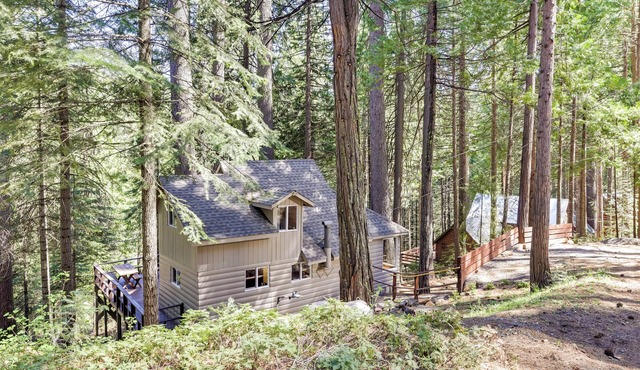 15 Mi to Ski Resort: Cozy Cabin Near Long Barn!