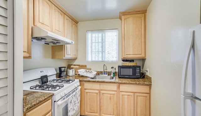 2 Mi to Dtwn: Pet-Friendly Condo in San Jose!