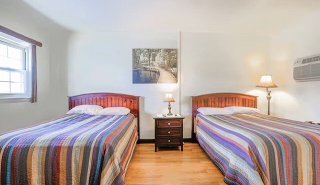 2 Modern Double-Bed Rooms Close to Cadiz Activities Plus Free Parking