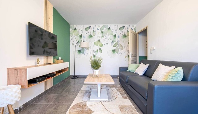 2. Spacious - 4 pers' - Balcony - 2 beds - Parking in Woippy