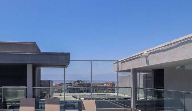 2 Vibrant Rooms in Little Italy Perfect for Exploring Harbor and City Sights