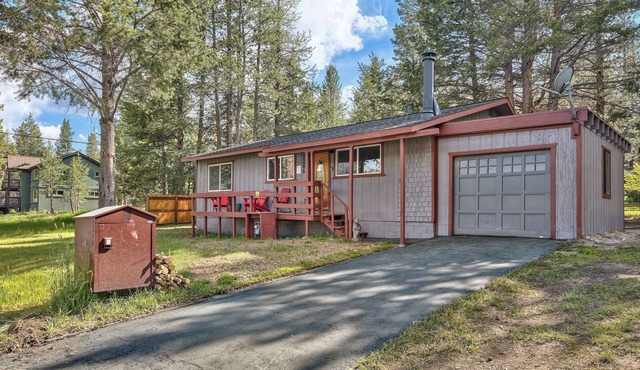3 Bed/2 Bath near Lake, Beaches & Heavenly. Across from State park.