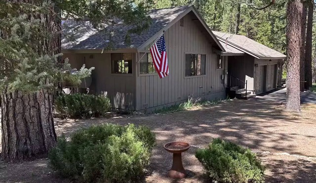 3-bedroom cabin in Graeagle- Walk to town!