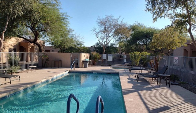 3-bedroom condo with 3rd bedroom converted to office in enchanting Peoria