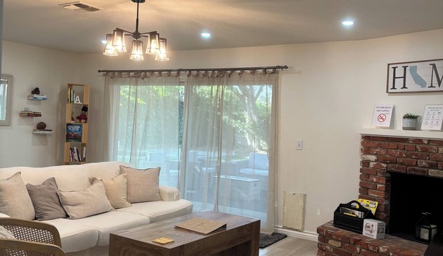 3-bedroom house in lovely Glendora with cool AC breeze MAJOR INTERNATIONAL SPORTING EVENT & Family Friendly