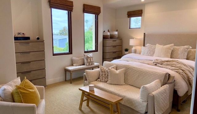 3-bedroom house in delightful CDM Village 2 blocks to Beach