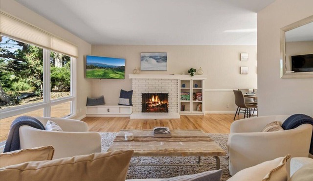 3985 Pebble Beach® Forest Getaway~Bring Golf Clubs