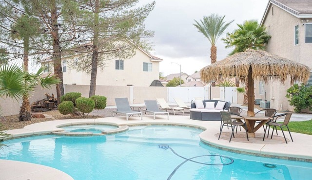 4 Bedroom Home With Pool, Hot Tub, Outdoor Kitchen