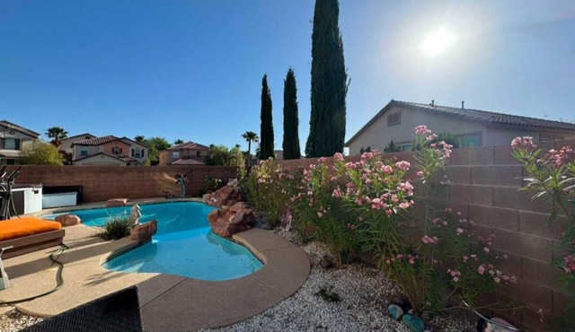 4-bedroom house with pool & park in the heart of marvelous Summerlin Las Vegas !