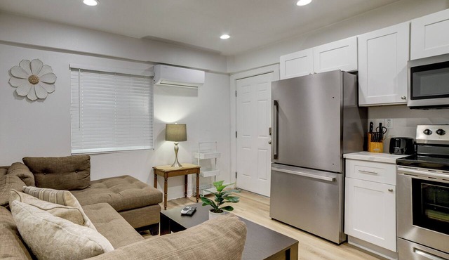 4 Mi to RUHS! Pet-Friendly Apt w/Grill
