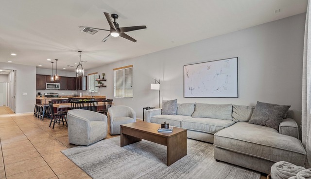 4BR Luxury Home | Backyard & Pool Access