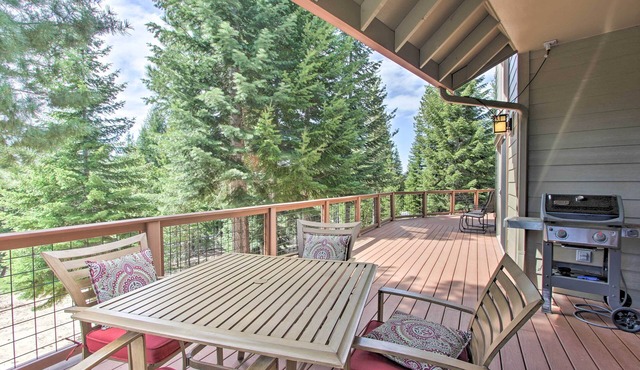 5 Mi to Crescent Lake: Dog-Friendly Oregon Getaway