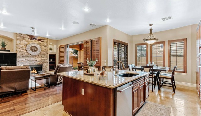 6BR Gilbert Retreat: Pool, Hot Tub, Game Room