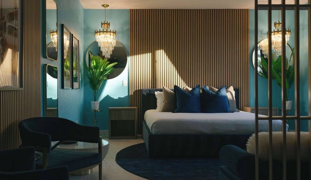 7 King Bed | Pool | Gym Accs | Old Hollywood Oasis