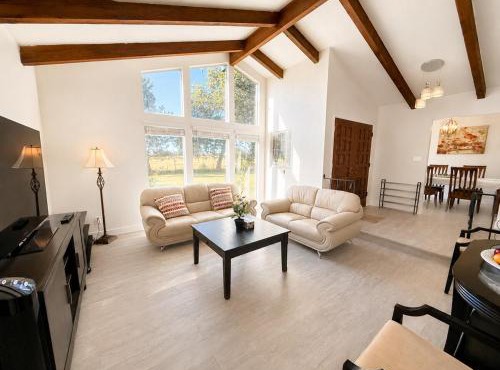8651 Spacious Elk Grove Retreat Free Parking n Fast WiFi