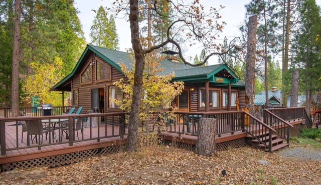 (93R) Deer Lodge at The Redwoods In Yosemite